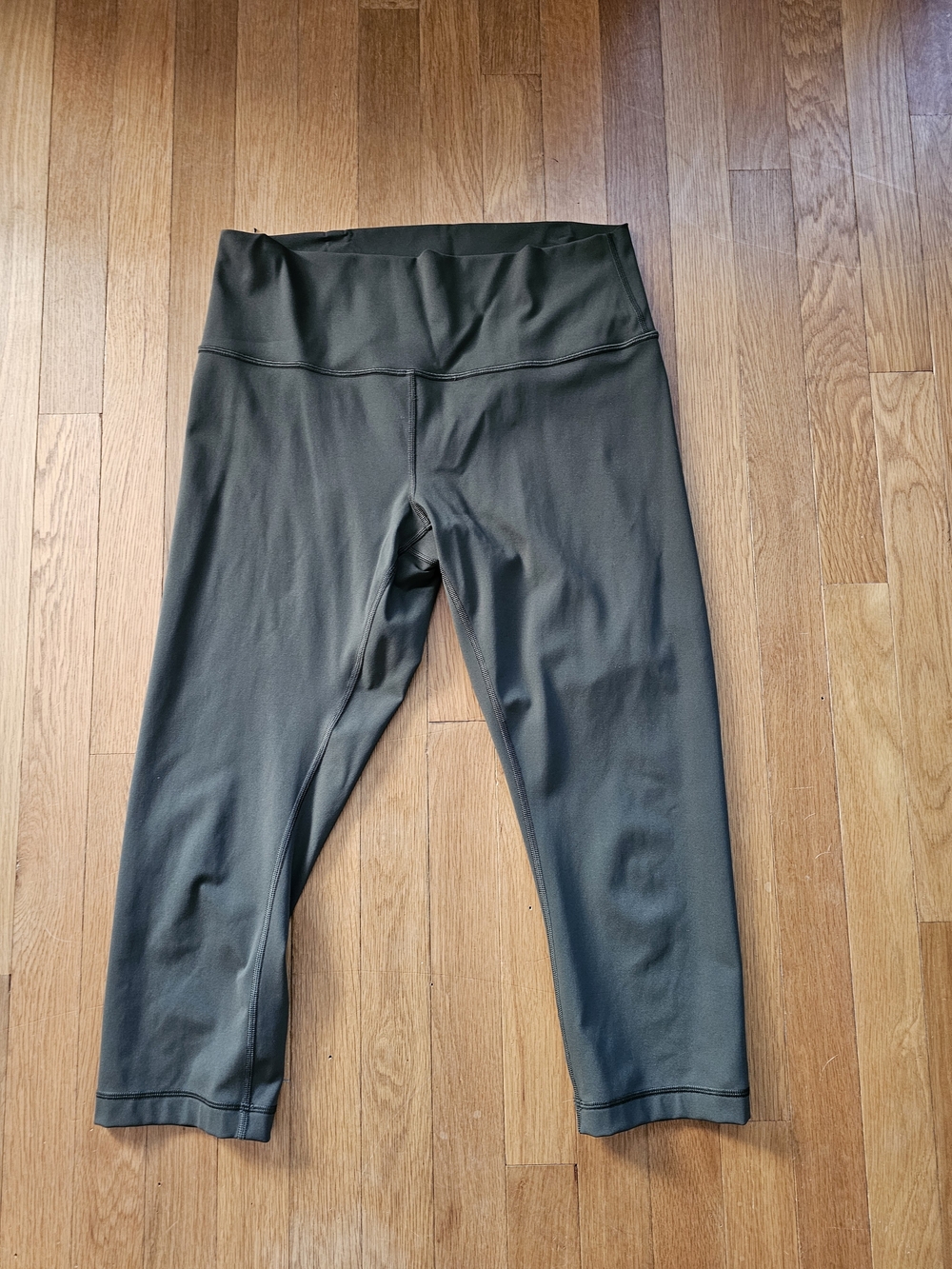 Women's Lululemon Olive Active Capri Leggings